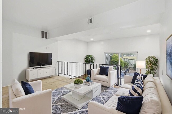 Building Photo - 11072 Berrypick Ln