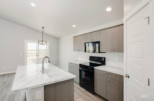 Photo - 5250 E Sublette St