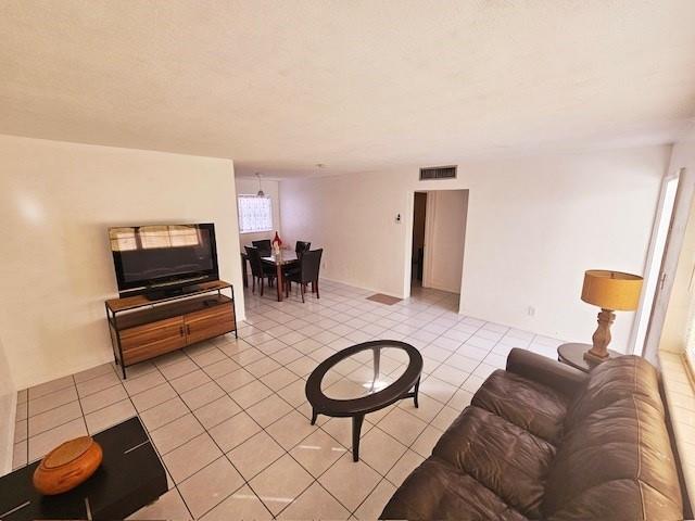 Building Photo - 5112 Hollywood Blvd Unit 2 Rental
