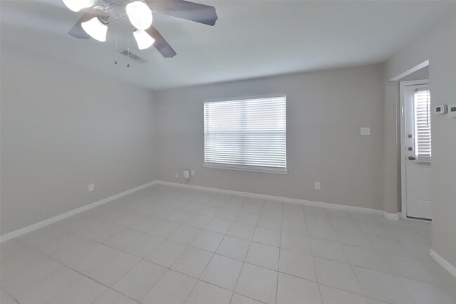 Photo - 628 Totem Trail Dr