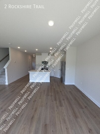 2 Rockshire Trl