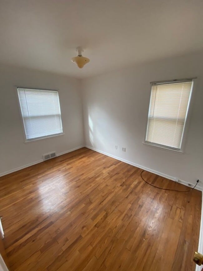 Photo - CHARMING, 3 BED 1 BATH RANCH - LIVONIA