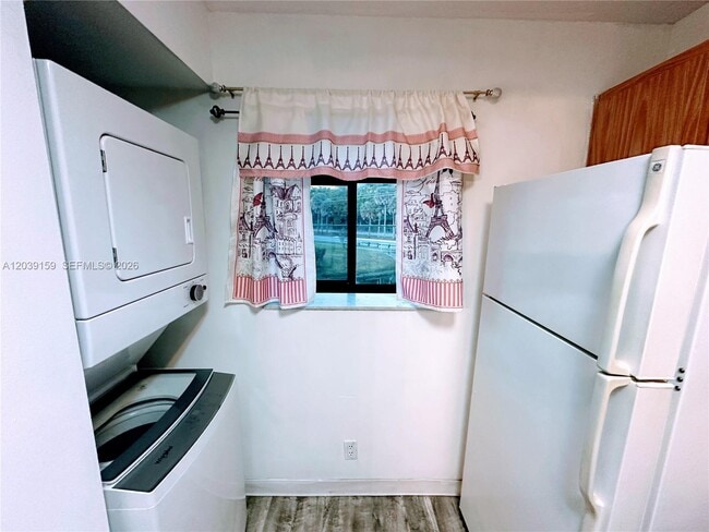 Photo - 107 Gardens Dr Unidad 205
