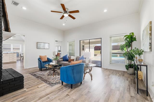 Photo - 434 Moran Dr