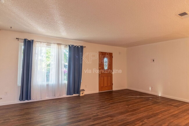 Photo - 420 E Hampton St Unit A
