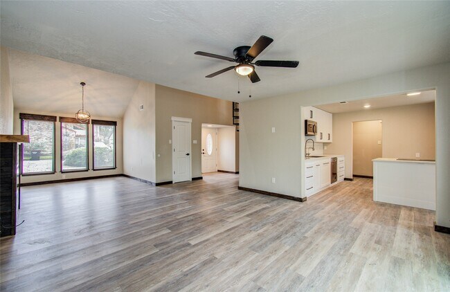 Photo - 712 Player Ct