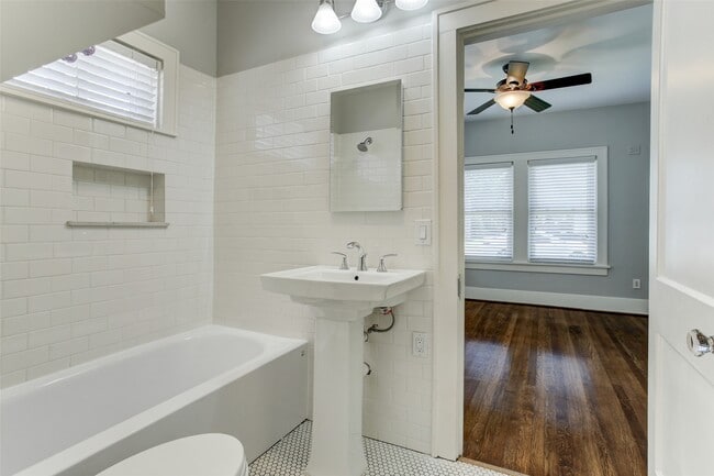 Photo - 2417 Huldy St