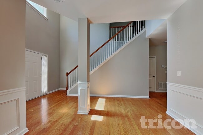 Photo - 46 Crescent Woode Way