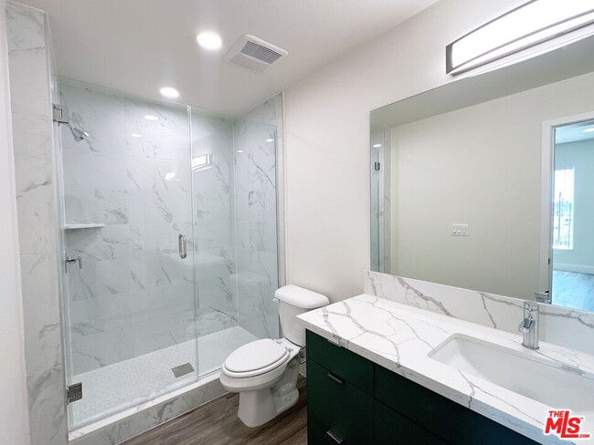 Photo - 1037 Dewey Ave Unit 501