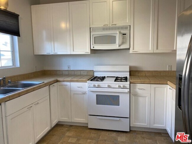 Photo - 5248 Satsuma Ave Unidad 2