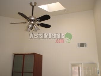 Photo - 1182 W 35th St Unidad D-One Block from USC