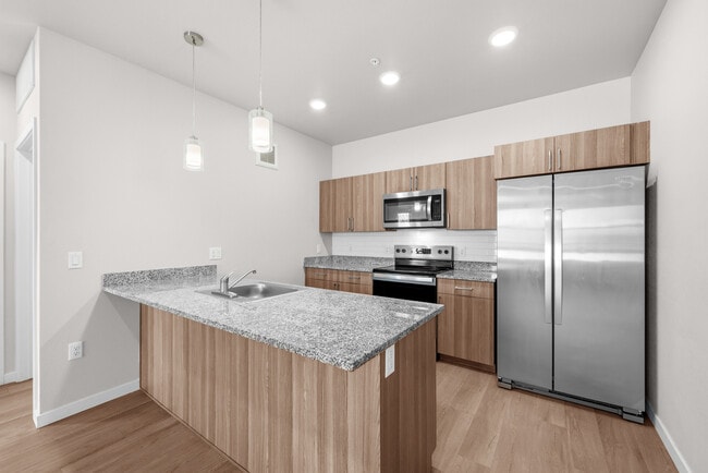 Building Photo - Holly38