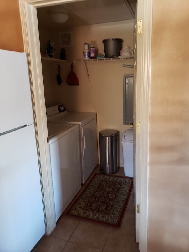 Photo - 2 Bedrooms, 2 Baths Executive