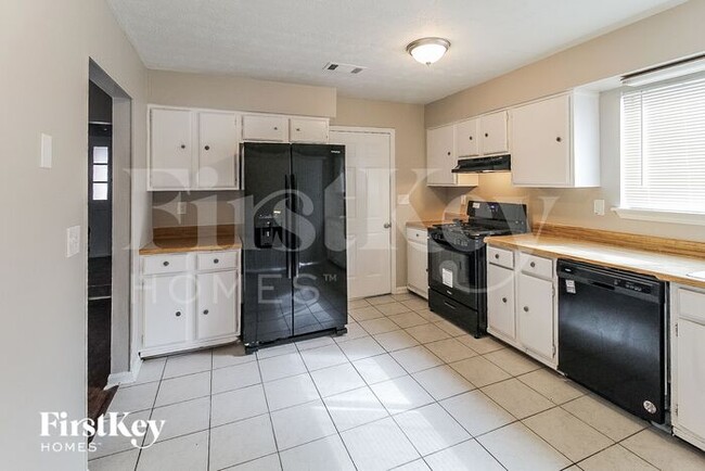 Photo - 401 Hemlock Dr