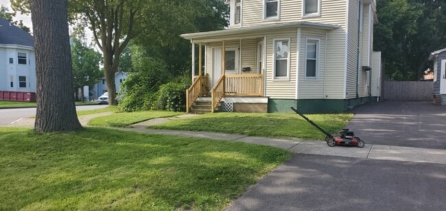 Building Photo - 12 Jones Ave Unit 12 Jones