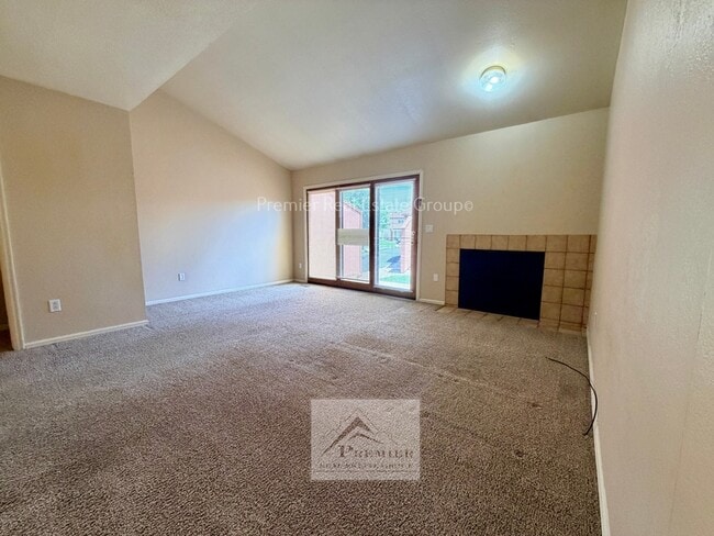 Photo - 1221 Holland Park Blvd