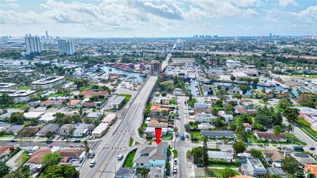 Building Photo - 1805 NW 22nd Ct Rental