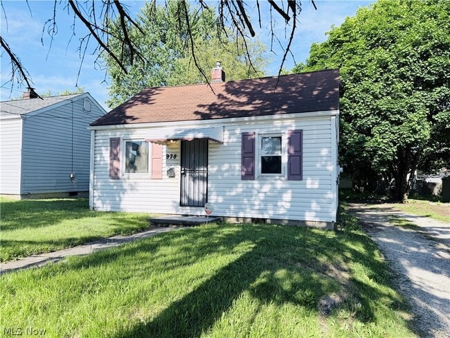 Building Photo - 978 Kelly Ave