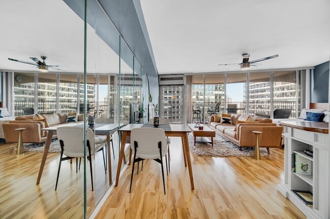 Photo - 300 N State St Unit 4303