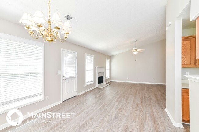 Photo - 240 Circle Rd