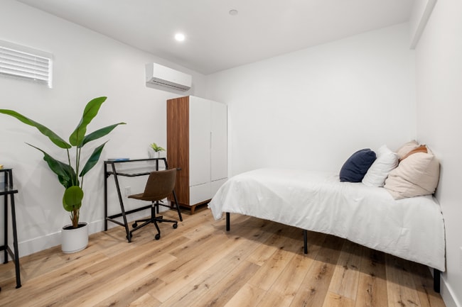 Photo - 2210 Martin Luther King Jr Way Unidad 2212-A-3B