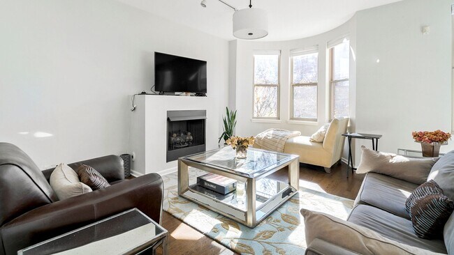 Photo - 720 W Evergreen Ave