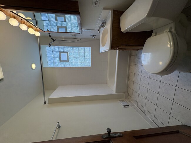 Photo - 2170 W Windsor Ave Unit 2R