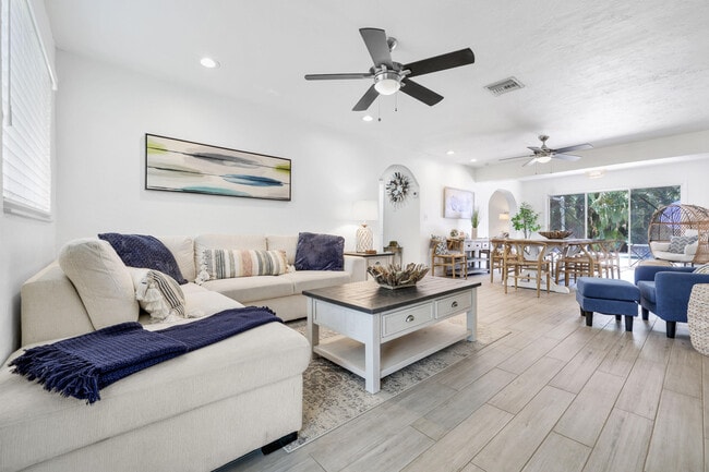 Photo - 342 SW 14th St