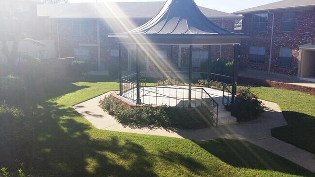 Photo - 6869 Chickering Rd Unidad b1