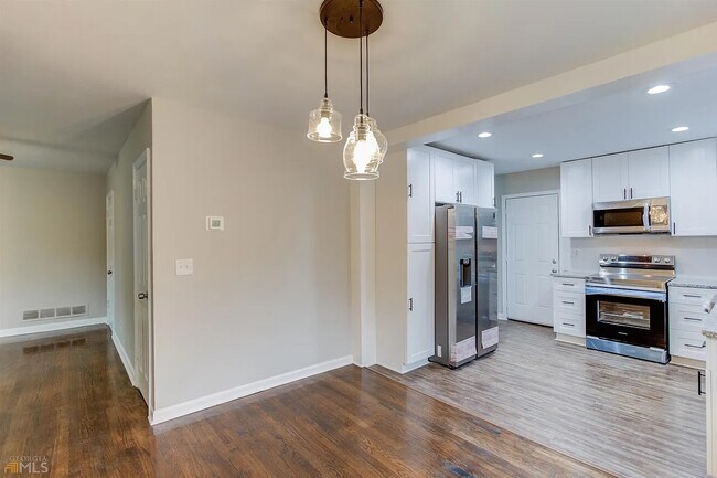 Room in House on Oldknow Dr NW