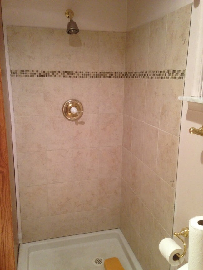 Photo - 304 E Broad St Unidad 1