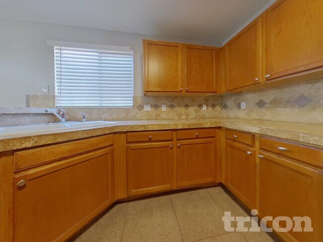 Photo - 11229 W Devonshire Ave