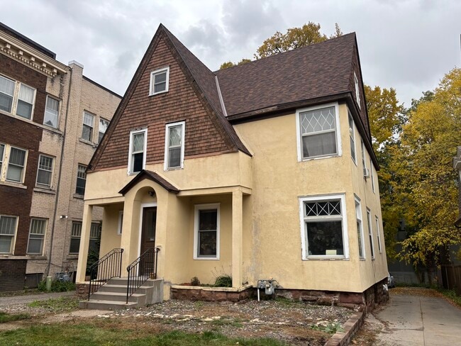 Photo - 2011 Aldrich Ave S Unidad #1