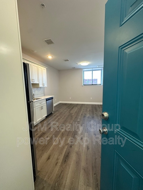 Building Photo - 191 N Common St Unit U207 / 2nd Floor