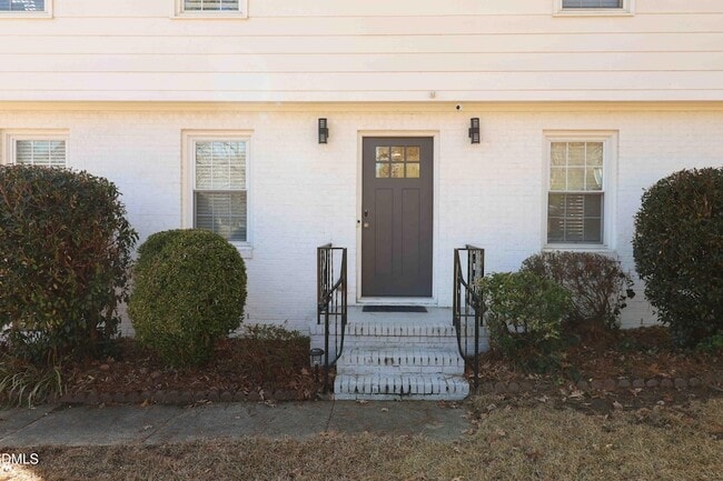 Photo - 322 E Millbrook Rd