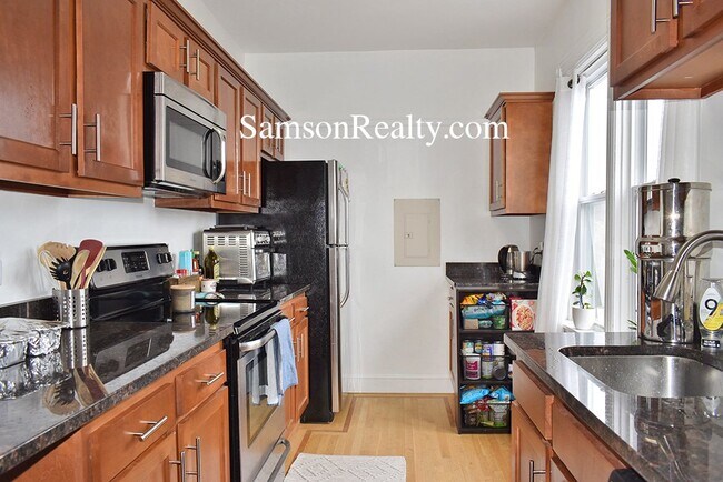 Photo - 420 Angell St Unit 3