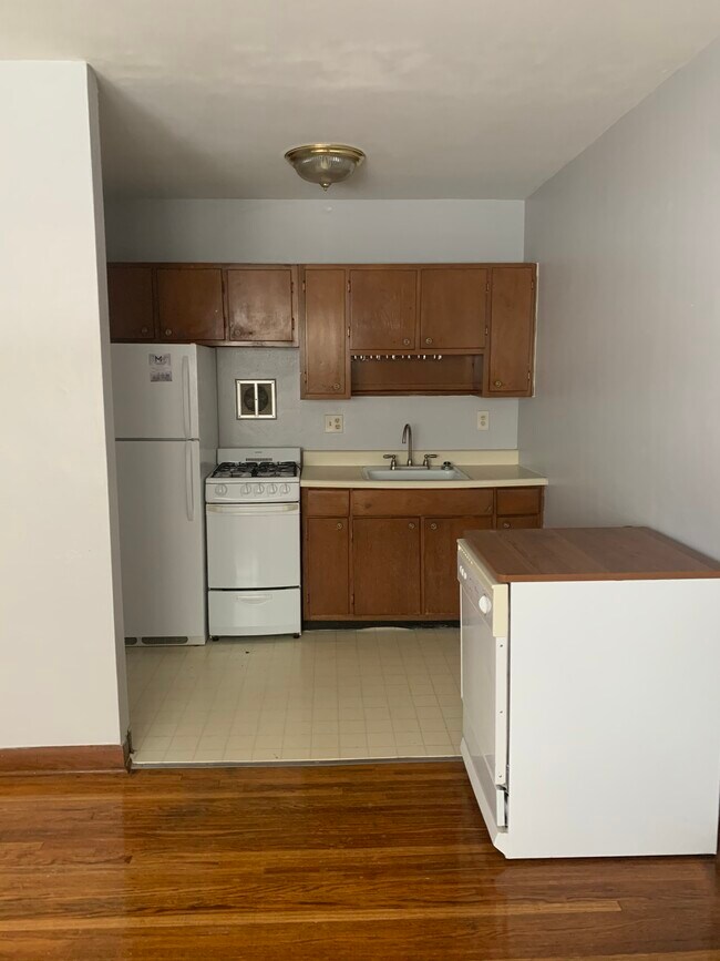 Photo - 327 University Ave SE Apartments Unit 206
