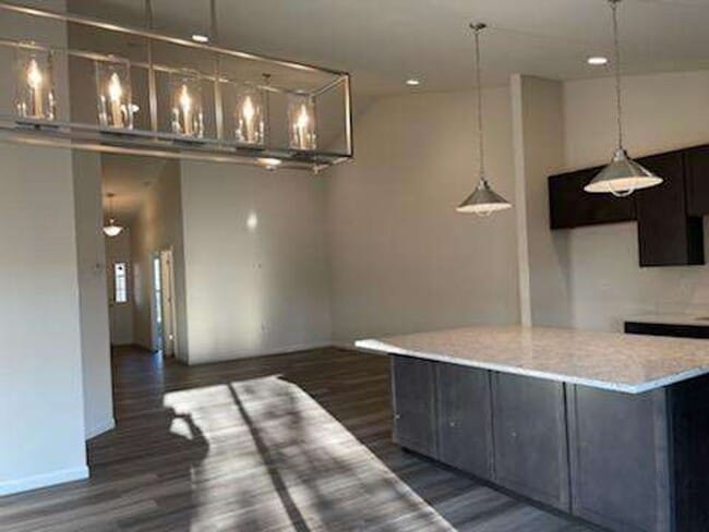 Photo - 5349 Lakepath Way