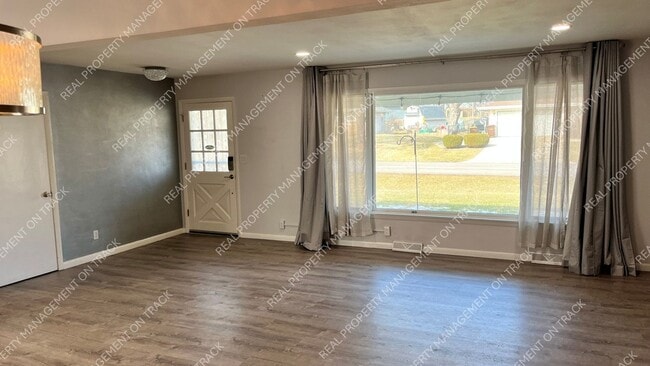 Photo - Peaceful 3-Bedroom Home in a Wooded Rockford Neighborhood