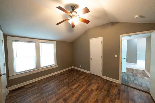 Photo - 1408 Katherine St NW