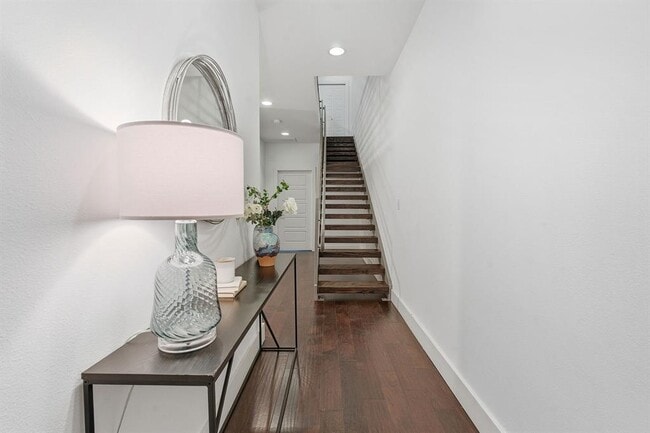 Photo - 2002 Glen Allen St Unit 104