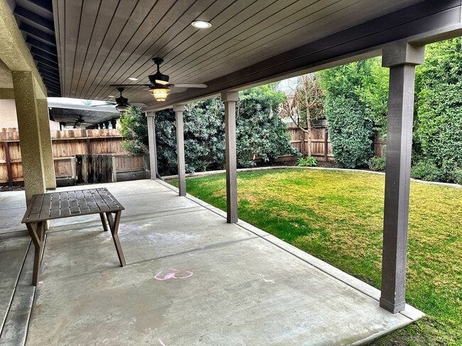 Photo - 2101 N Lindsay Ct