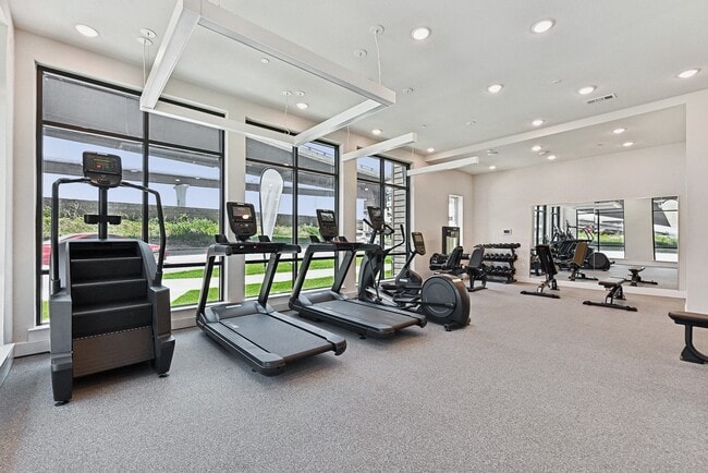 Photo - 6007 N Interstate Hwy 35 Unit 235