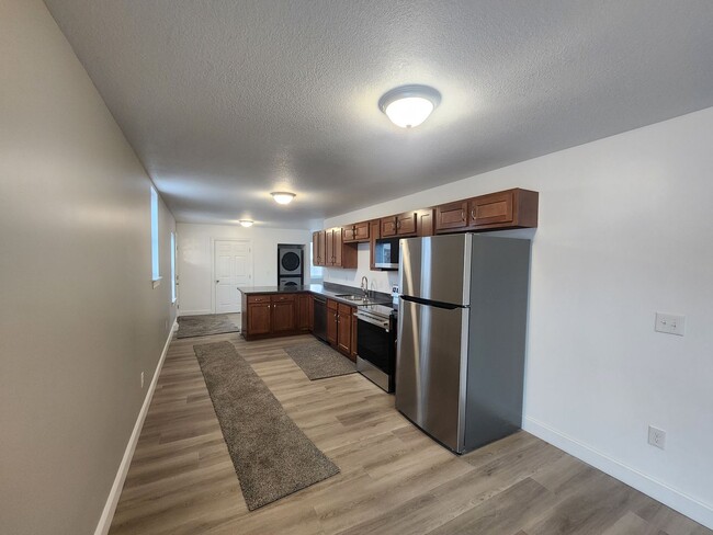 Building Photo - 333w3rd Unit 1 A