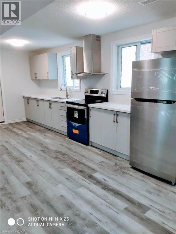 Photo - 389 Tealby Crescent