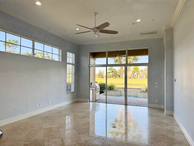 Photo - 164 SE Santa Gardenia