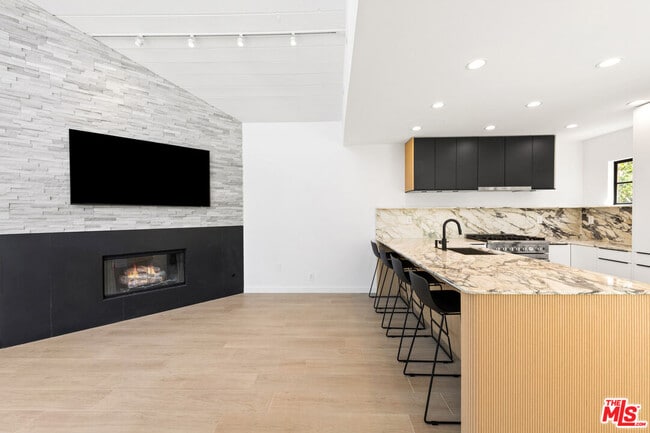 Photo - 29233 Heathercliff Rd Unidad 4