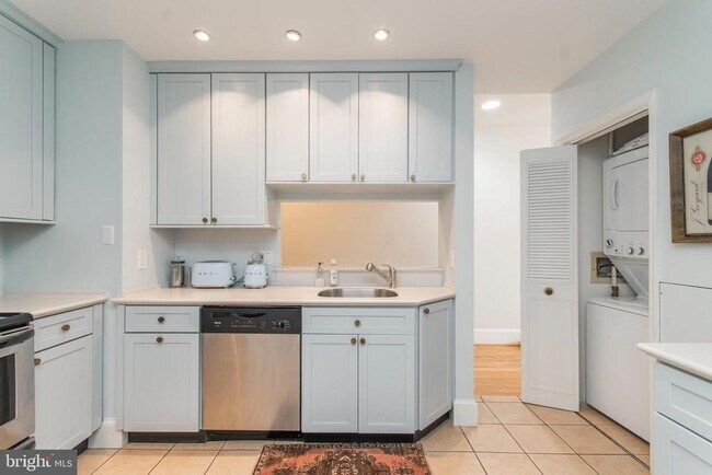 Photo - 1731 Wallace St