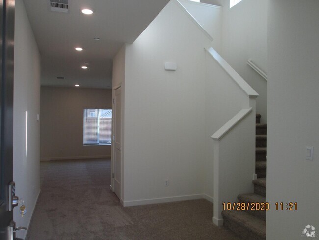 Building Photo - 1075 Swarthmore Ct Rental