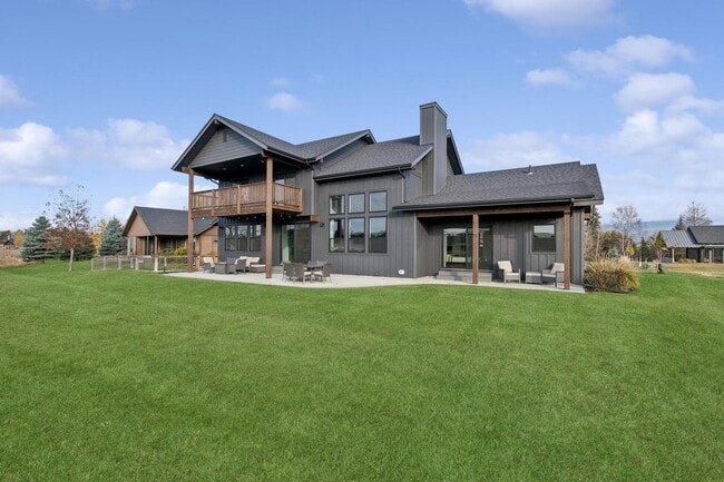 Building Photo - Whitefish Home in The Lakes